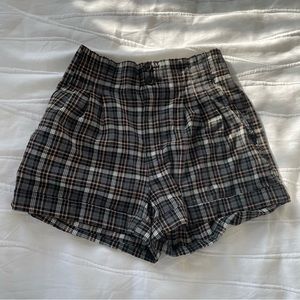 AMERICAN EAGLE PLAID MOM SHORTS